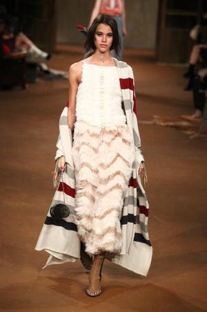 シャネル、虎ノ門ヒルズでショー開催。森タワーにテキサス創出