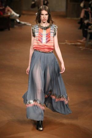 シャネル、虎ノ門ヒルズでショー開催。森タワーにテキサス創出