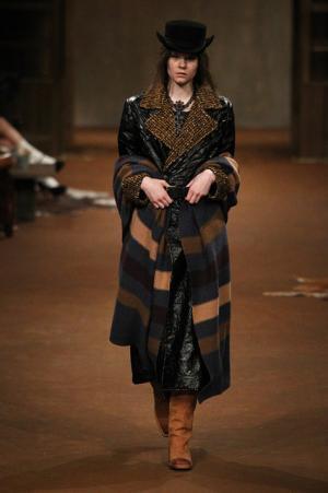 シャネル、虎ノ門ヒルズでショー開催。森タワーにテキサス創出