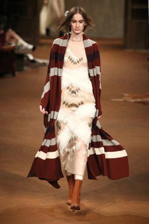 シャネル、虎ノ門ヒルズでショー開催。森タワーにテキサス創出