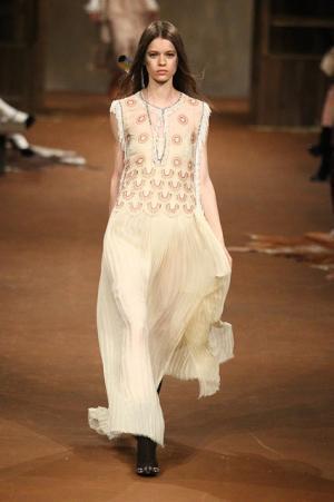 シャネル、虎ノ門ヒルズでショー開催。森タワーにテキサス創出