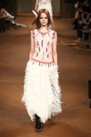 シャネル、虎ノ門ヒルズでショー開催。森タワーにテキサス創出