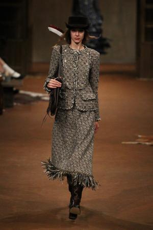 シャネル、虎ノ門ヒルズでショー開催。森タワーにテキサス創出