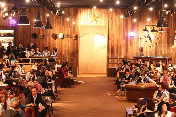 シャネル、虎ノ門ヒルズでショー開催。森タワーにテキサス創出