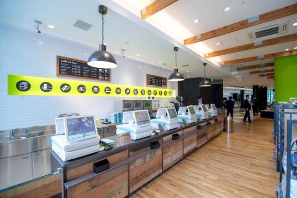 虎ノ門ヒルズにファミマ新業態、カフェ等複合「THE 3RD」オープン