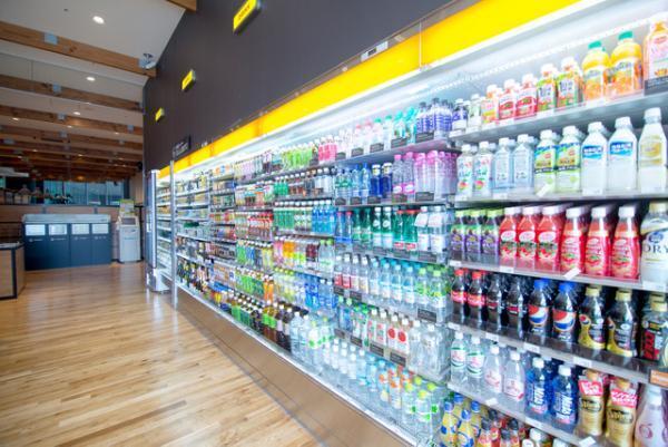 虎ノ門ヒルズにファミマ新業態、カフェ等複合「THE 3RD」オープン