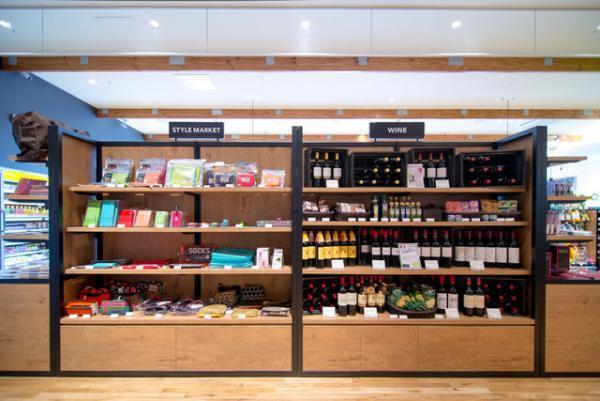 虎ノ門ヒルズにファミマ新業態、カフェ等複合「THE 3RD」オープン