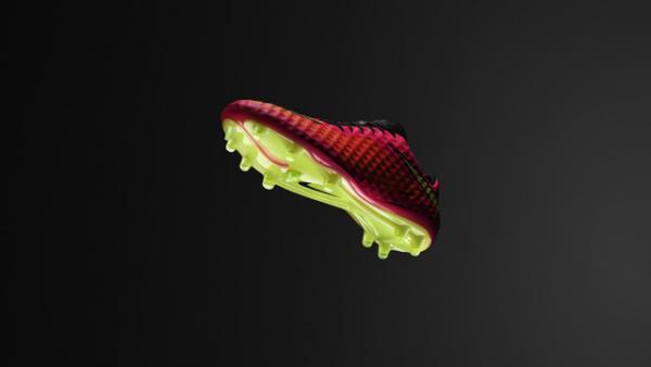 【W杯ブラジルスパイクまとめ】ナイキは革新の4型。ネイマール、大久保ら着用