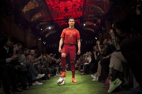 【W杯ブラジルスパイクまとめ】ナイキは革新の4型。ネイマール、大久保ら着用