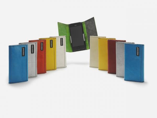 フライターグにトラックタープのiPhoneケース登場