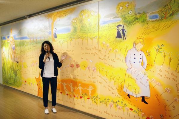 銅版画家・山本容子が病院アートを新宿伊勢丹で披露。30日まで