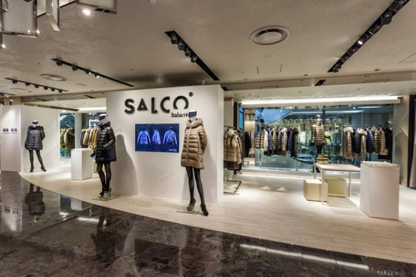 伊ブランド「SALCO」が新宿伊勢丹に日本初出店。若く美しくありたい女性へダウン提案