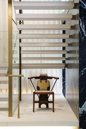 新生ロエベ世界初店舗、表参道にオープン。JWアンダーソン作る時空融合ショップ