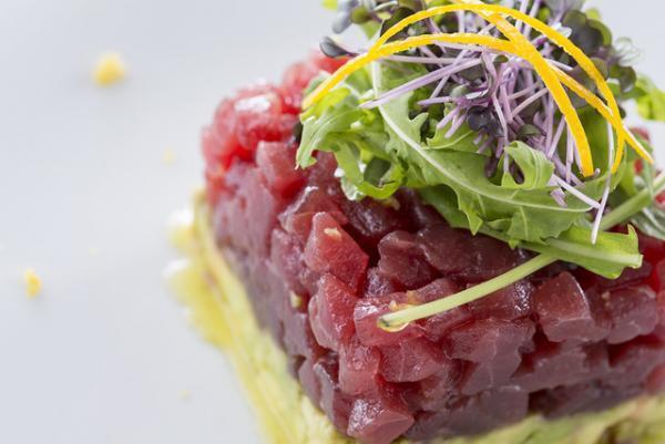 プール付き天空レストラン＆バーが青山にオープン