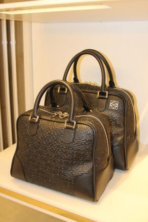 JWアンダーソンによる新ロエベ、伊勢丹でも発売。客層ガラリと変化