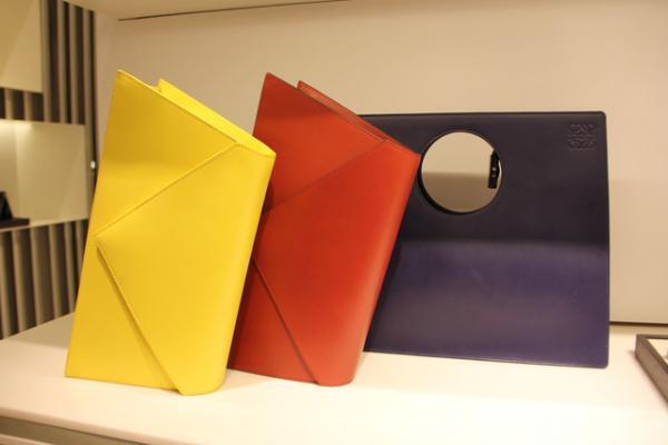 JWアンダーソンによる新ロエベ、伊勢丹でも発売。客層ガラリと変化