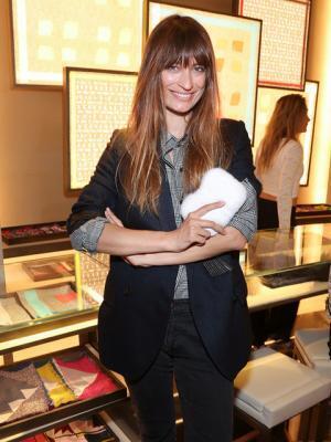 ファーで出来たカール・ラガーフェルド、フェンディから登場