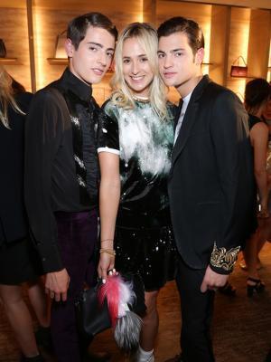 ファーで出来たカール・ラガーフェルド、フェンディから登場