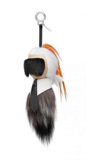 ファーで出来たカール・ラガーフェルド、フェンディから登場