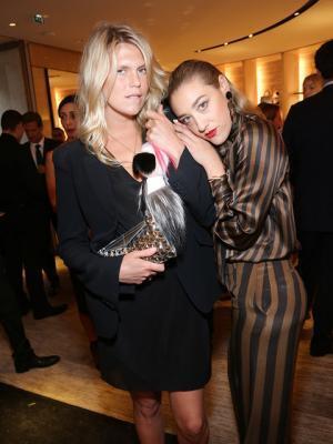 ファーで出来たカール・ラガーフェルド、フェンディから登場