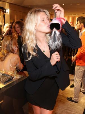 ファーで出来たカール・ラガーフェルド、フェンディから登場