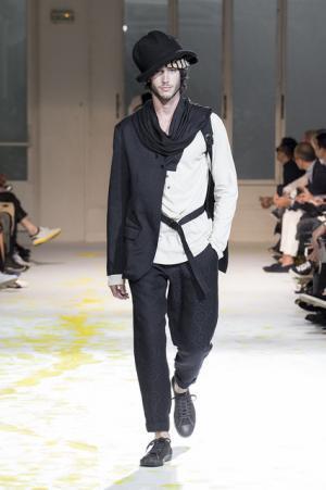 孤独なストーリーから導き出した、ヨウジヤマモトのグランジ【15SSメンズ】