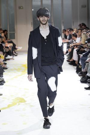 孤独なストーリーから導き出した、ヨウジヤマモトのグランジ【15SSメンズ】