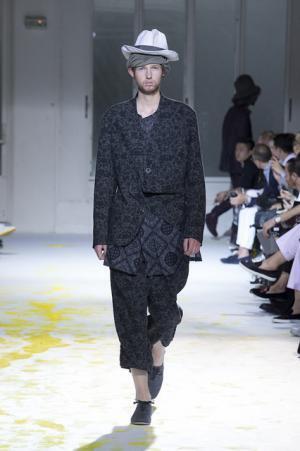 孤独なストーリーから導き出した、ヨウジヤマモトのグランジ【15SSメンズ】