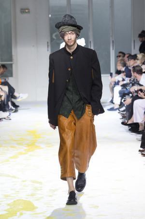 孤独なストーリーから導き出した、ヨウジヤマモトのグランジ【15SSメンズ】