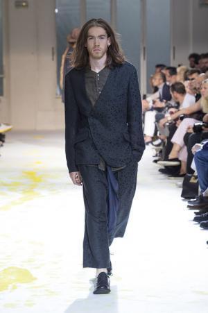 孤独なストーリーから導き出した、ヨウジヤマモトのグランジ【15SSメンズ】