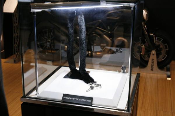 ブラックセンスのリアル店舗が伊勢丹メンズにオープン。デザイナーによるトークショーも