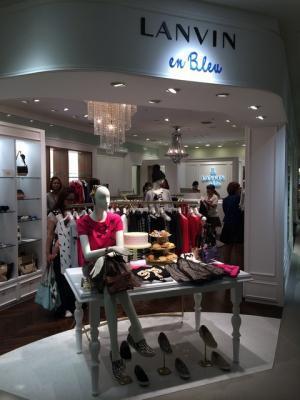 梅田ルクアがリニューアル。ランバン オン ブルーで「マグノリアベーカリー」のクッキー配布