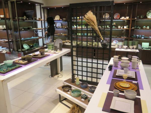 新宿伊勢丹、月と器を楽しむ「月待ちの宴」開催。作家13人の酒器・皿紹介