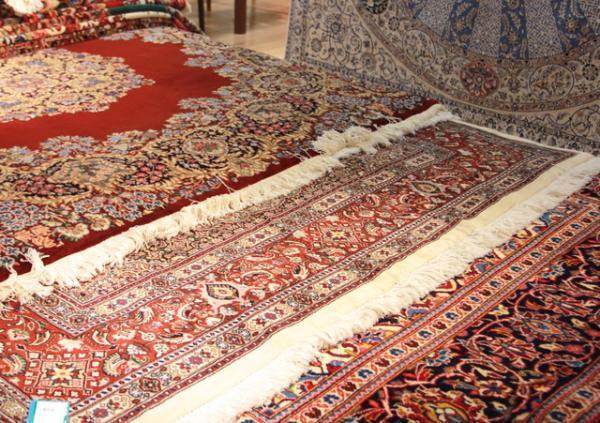 新宿伊勢丹、ペルシャ絨毯の伝統美を紹介。サヘル・ローズトークショーも