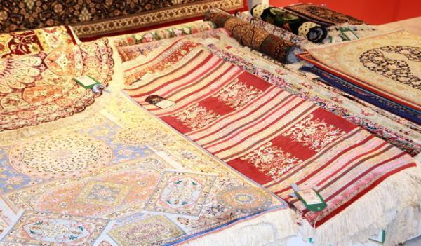 新宿伊勢丹、ペルシャ絨毯の伝統美を紹介。サヘル・ローズトークショーも