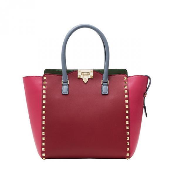 ヴァレンティノ ポップアップストアにヨンア来場。バッグ購入先着で一緒にフォトセッション