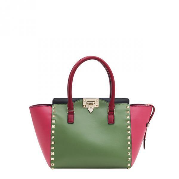 ヴァレンティノ ポップアップストアにヨンア来場。バッグ購入先着で一緒にフォトセッション