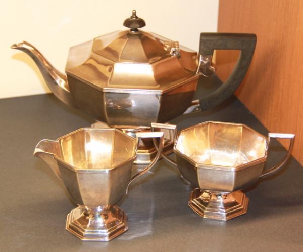 伊勢丹メンズに19・20世紀の“ビンテージアクセサリー”集結