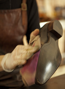 銀座三越に“男女を酔わせる紳士靴バー”期間限定登場