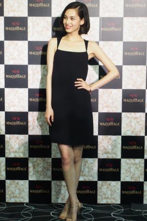 水原希子が投げキッス！新・資生堂マキアージュ、女度アップのルージュ発売