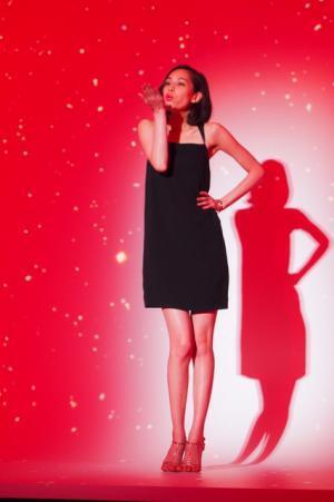 水原希子が投げキッス！新・資生堂マキアージュ、女度アップのルージュ発売