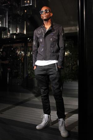 大人の男に向けたリアル“モテ服”。イイザローンデビュー【15SS東京】