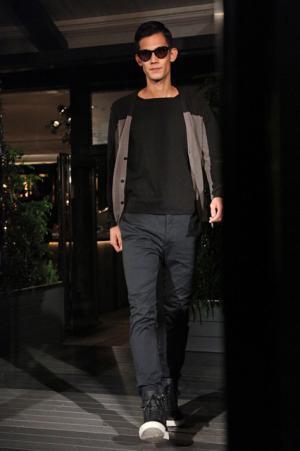 大人の男に向けたリアル“モテ服”。イイザローンデビュー【15SS東京】