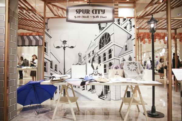 新宿伊勢丹にSPURの街が誕生。オズワルド、ボビー・ダズラーが旅に誘う