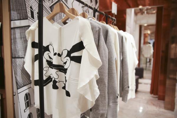 新宿伊勢丹にSPURの街が誕生。オズワルド、ボビー・ダズラーが旅に誘う