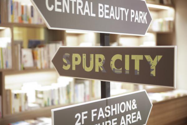 新宿伊勢丹にSPURの街が誕生。オズワルド、ボビー・ダズラーが旅に誘う