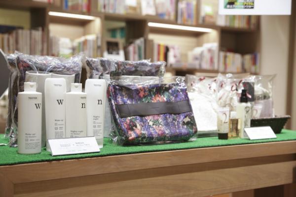 新宿伊勢丹にSPURの街が誕生。オズワルド、ボビー・ダズラーが旅に誘う