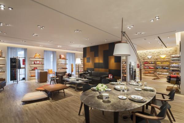 上海にメゾンエルメス出店。オープン記念展覧会は「エルメスの馬」