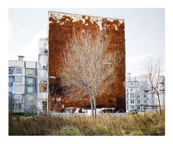 ミュウミュウ、ルイ・ヴィトンなど手掛ける現代写真家ヴィヴィアン・サッセン、日本初の個展。トークショー、サイン会も