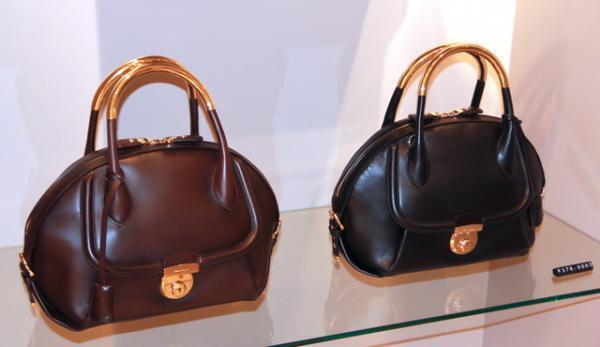 フェラガモ、新バッグ“フィアンマ”を新宿伊勢丹で発売